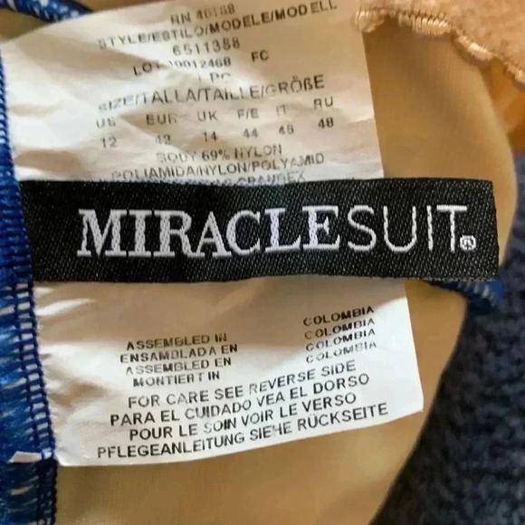 Miraclesuit NWOT lightly moulded cups, no underwire,  attractive pattern - Picture 7 of 8